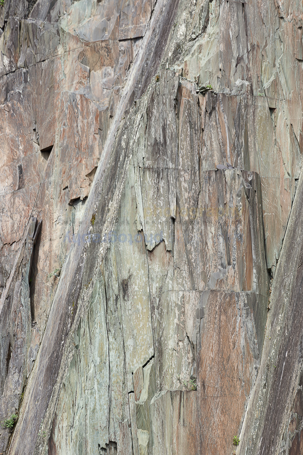 Jagged slate