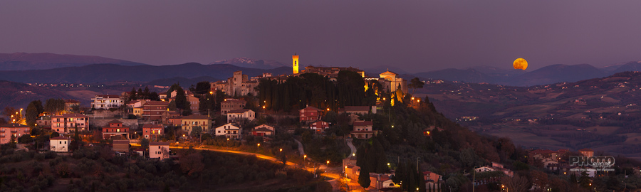 Umbrian moonrise, Italy