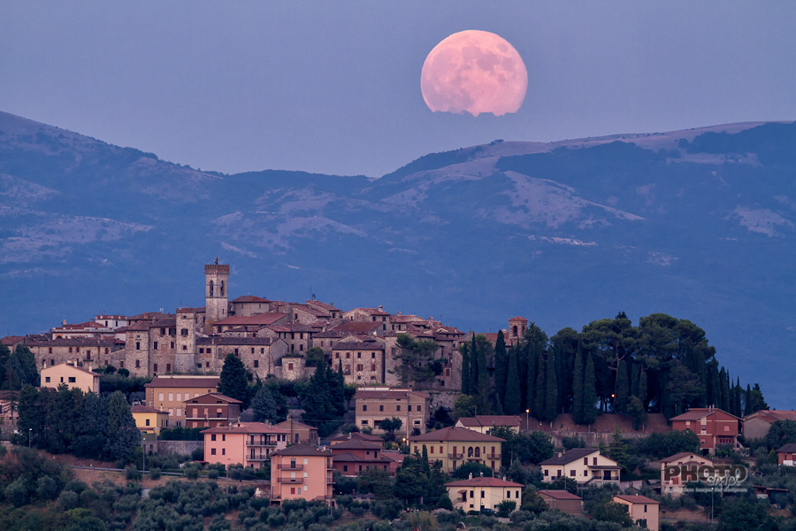 Umbrian moonrise, Italy