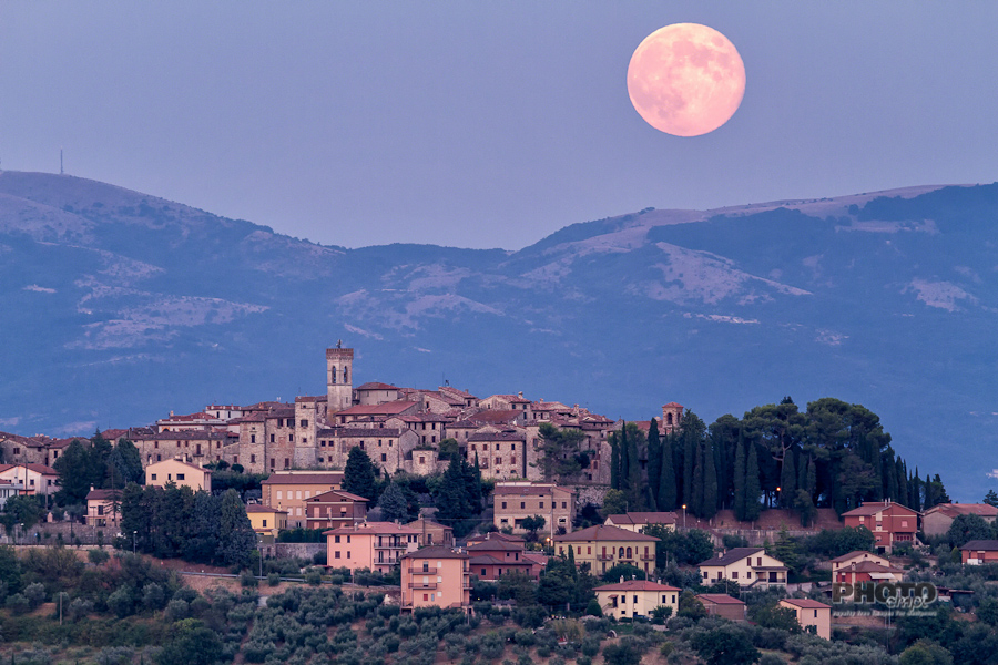 Umbrian moonrise, Italy