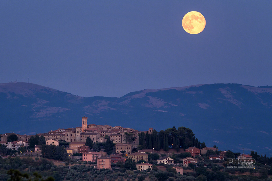 Umbrian moonrise, Italy