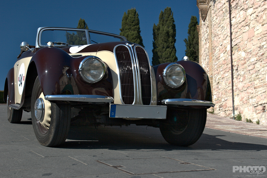 Wheels: Antique and Collectible cars